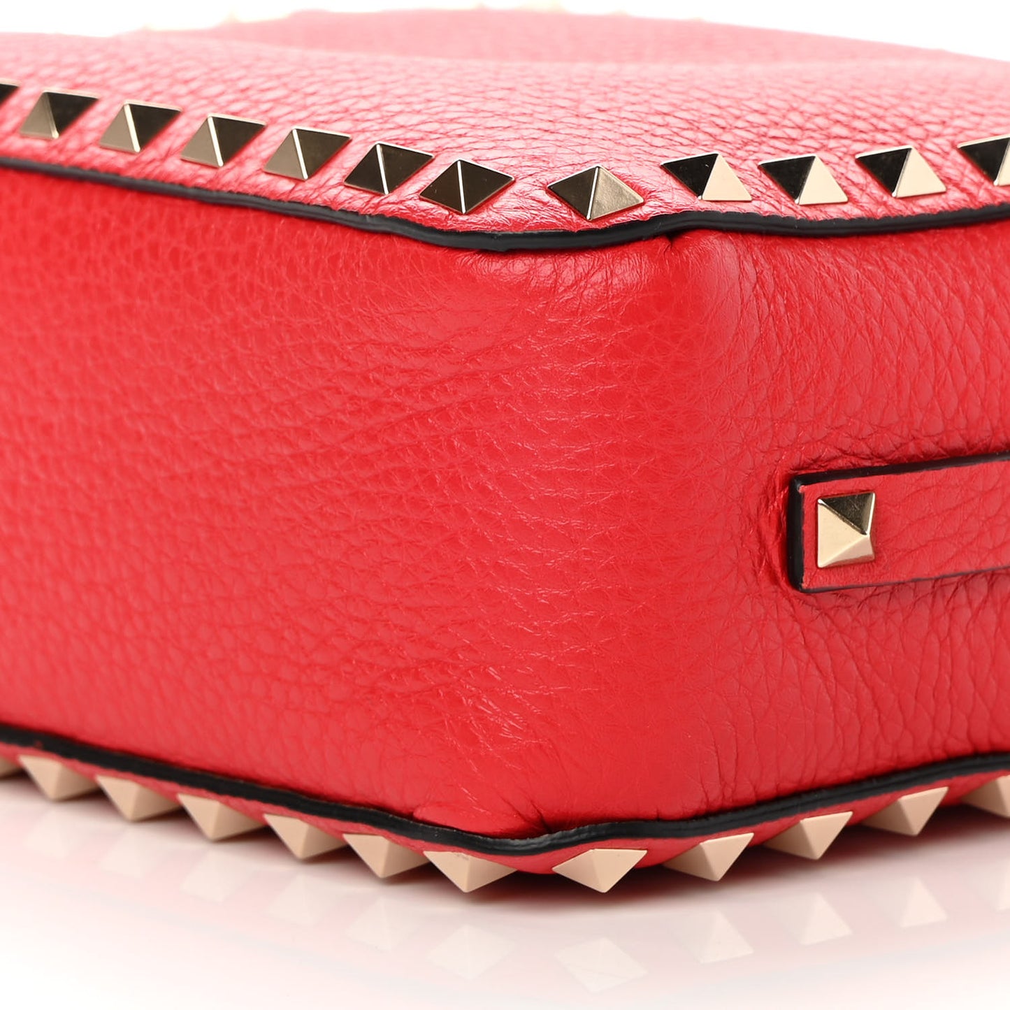 Pebbled Calfskin Rockstud Camera Crossbody Bag Rouge Pur