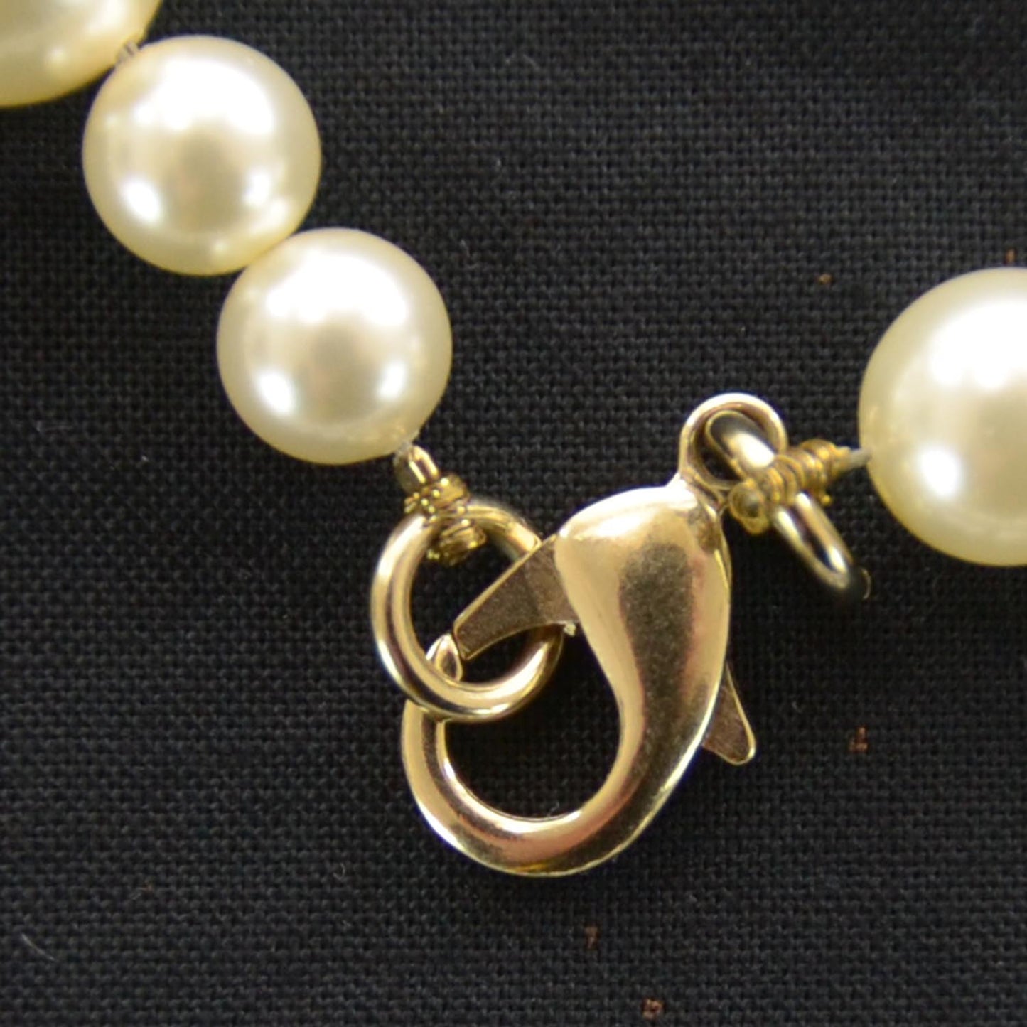 Pearl Crystal CC Short Necklace