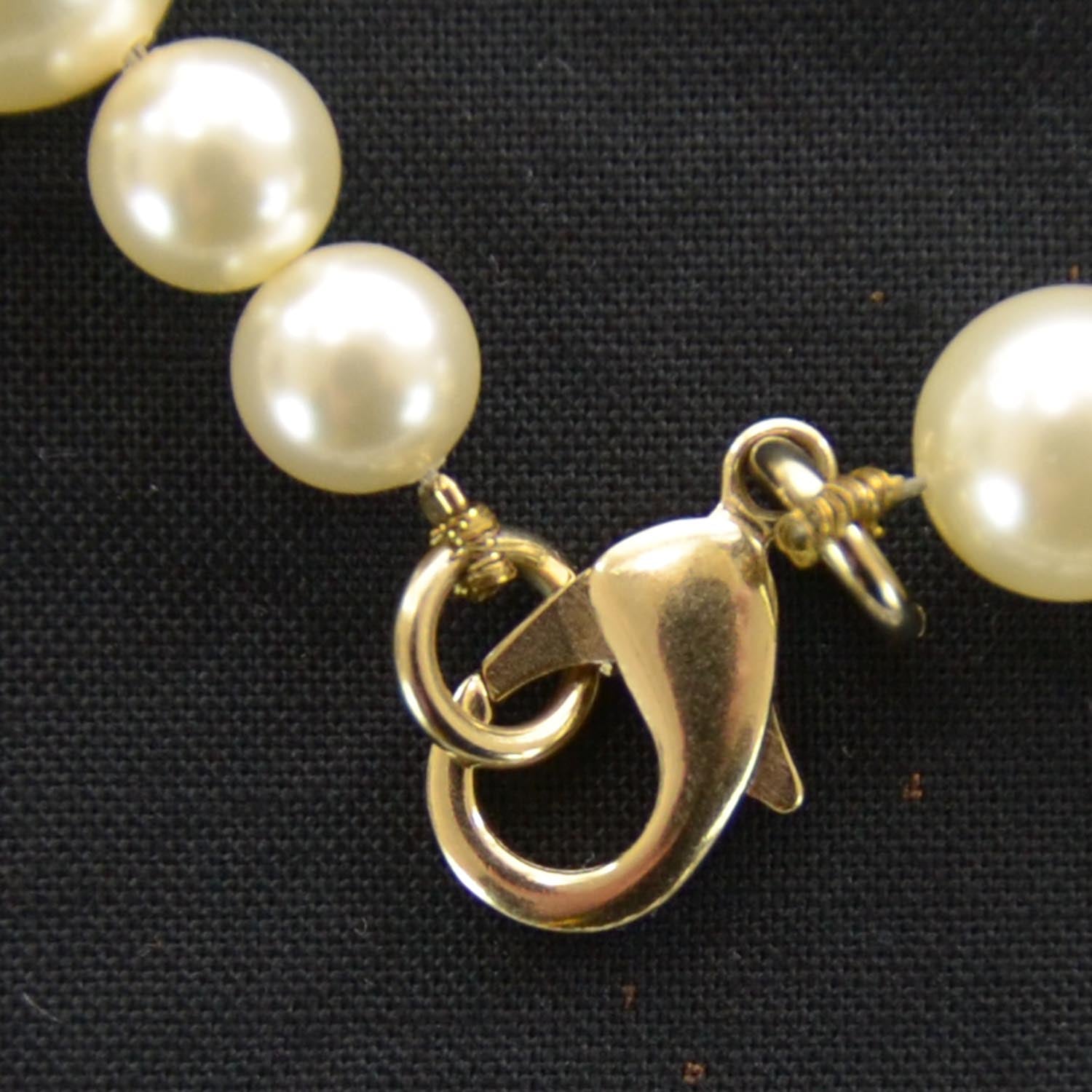 Chanel Pearl Crystal CC Short Necklace 5 of 5