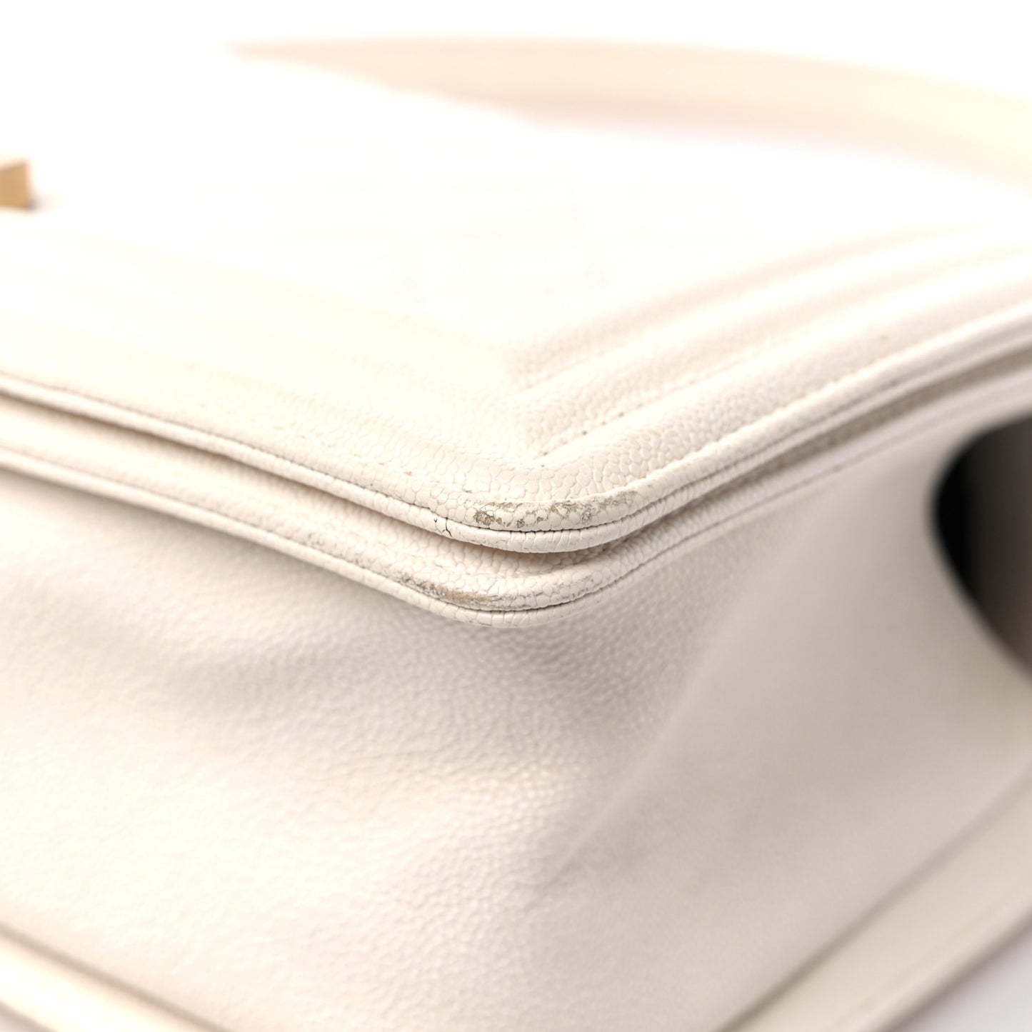 Caviar Quilted Medium Boy Flap White