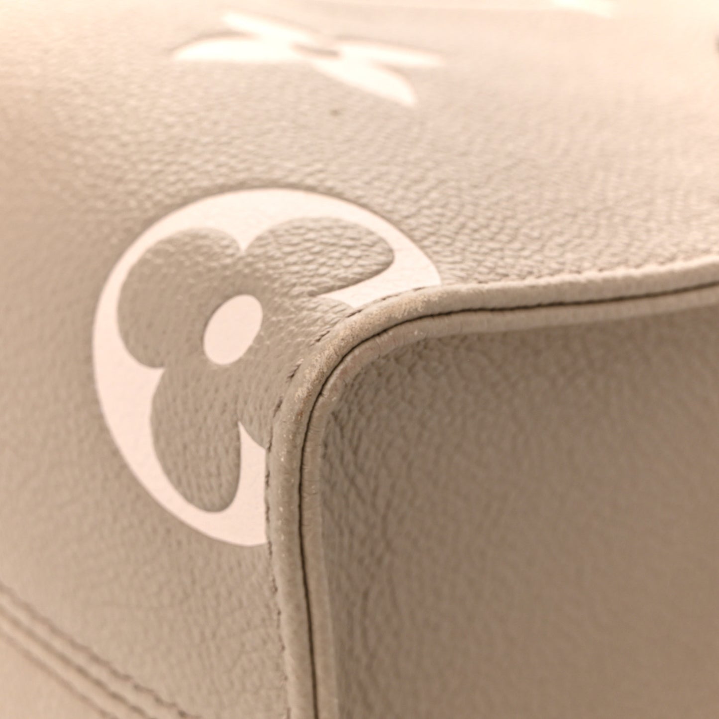 Empreinte Monogram Giant Onthego PM Tourterelle Creme