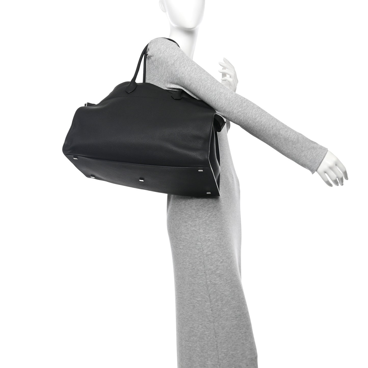 Grained Calfskin Soft Margaux 17 Black