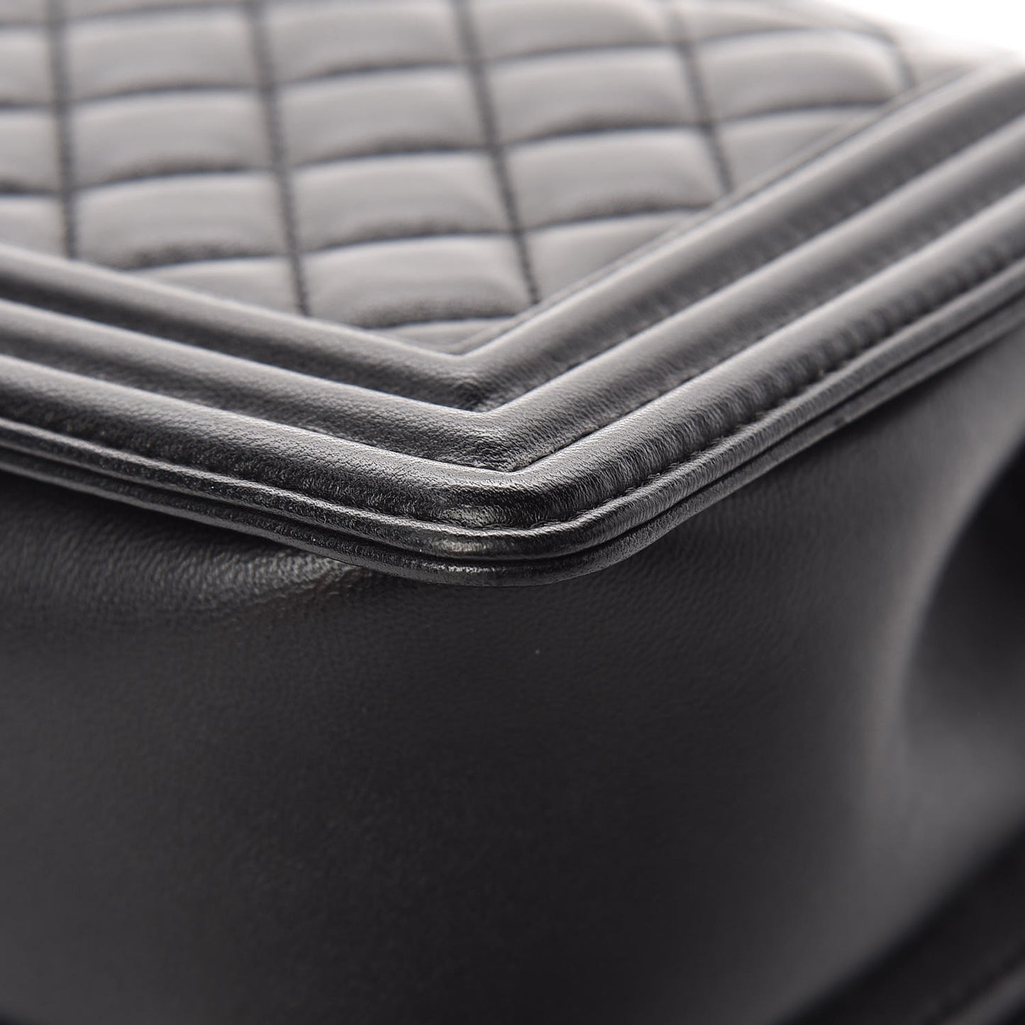 Lambskin Quilted Medium Boy Flap Black