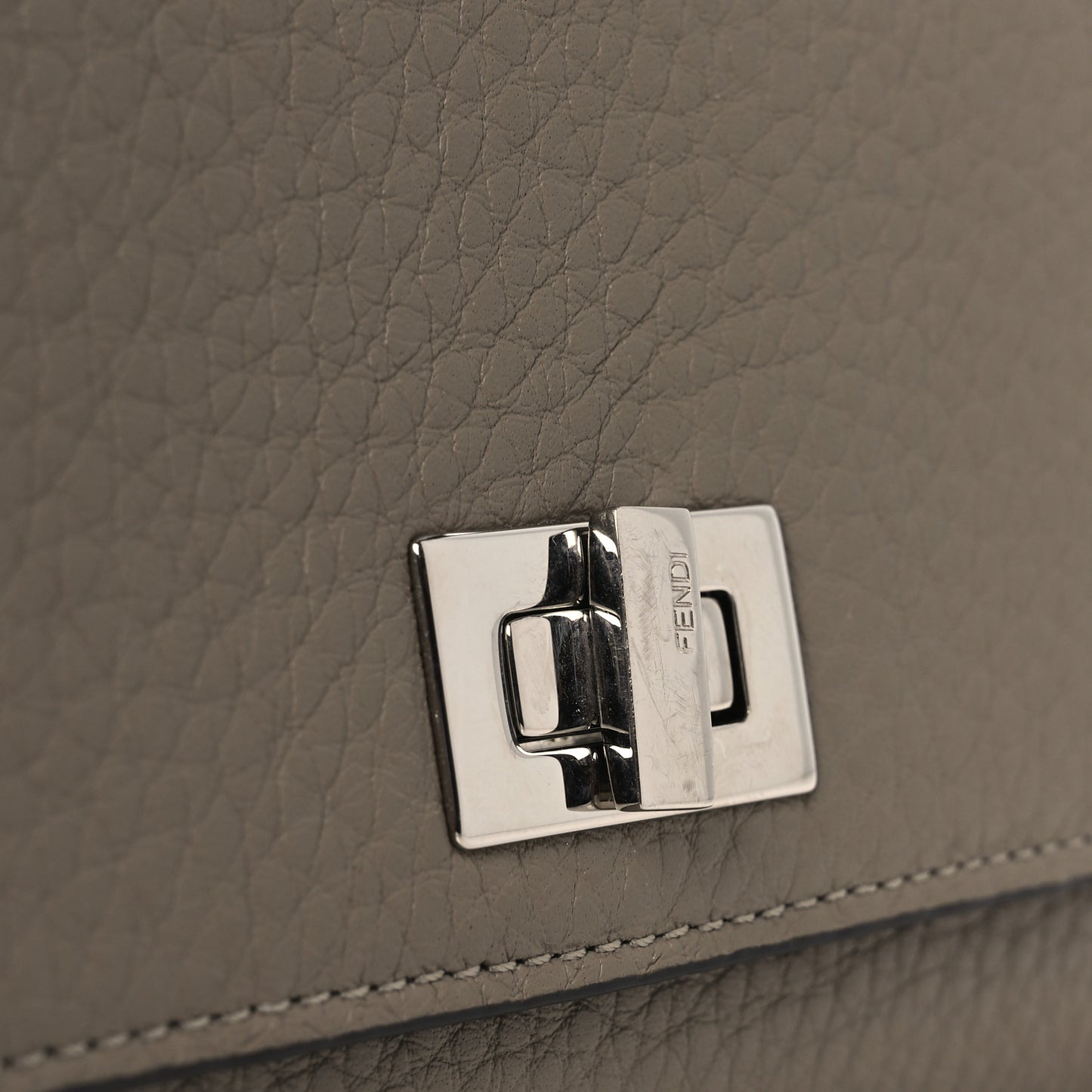 Cuoio Romano Vitello Grace Selleria Peekaboo Continental Wallet Corda