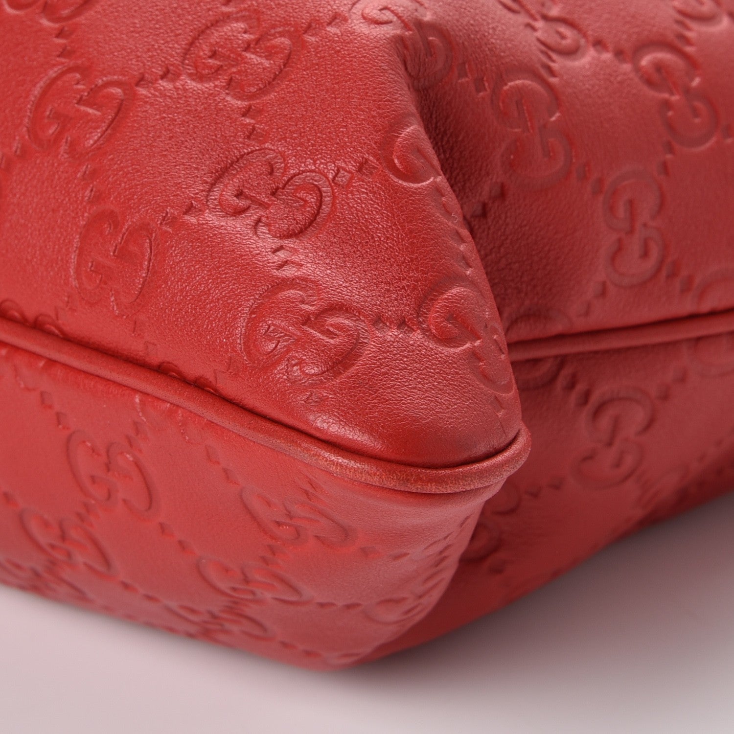 Gucci Guccissima Medium Flat Messenger Bag Red 9 of 10