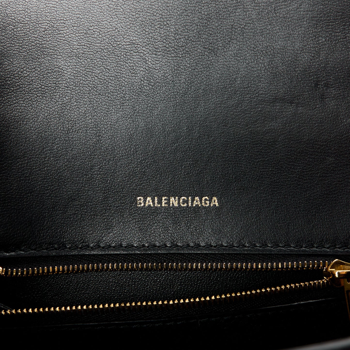 Shiny Calfskin Crocodile Embossed Small Hourglass Top Handle Bag Black