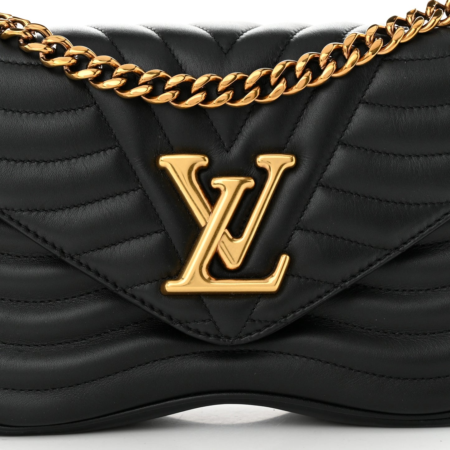 Calfskin New Wave Chain MM Black