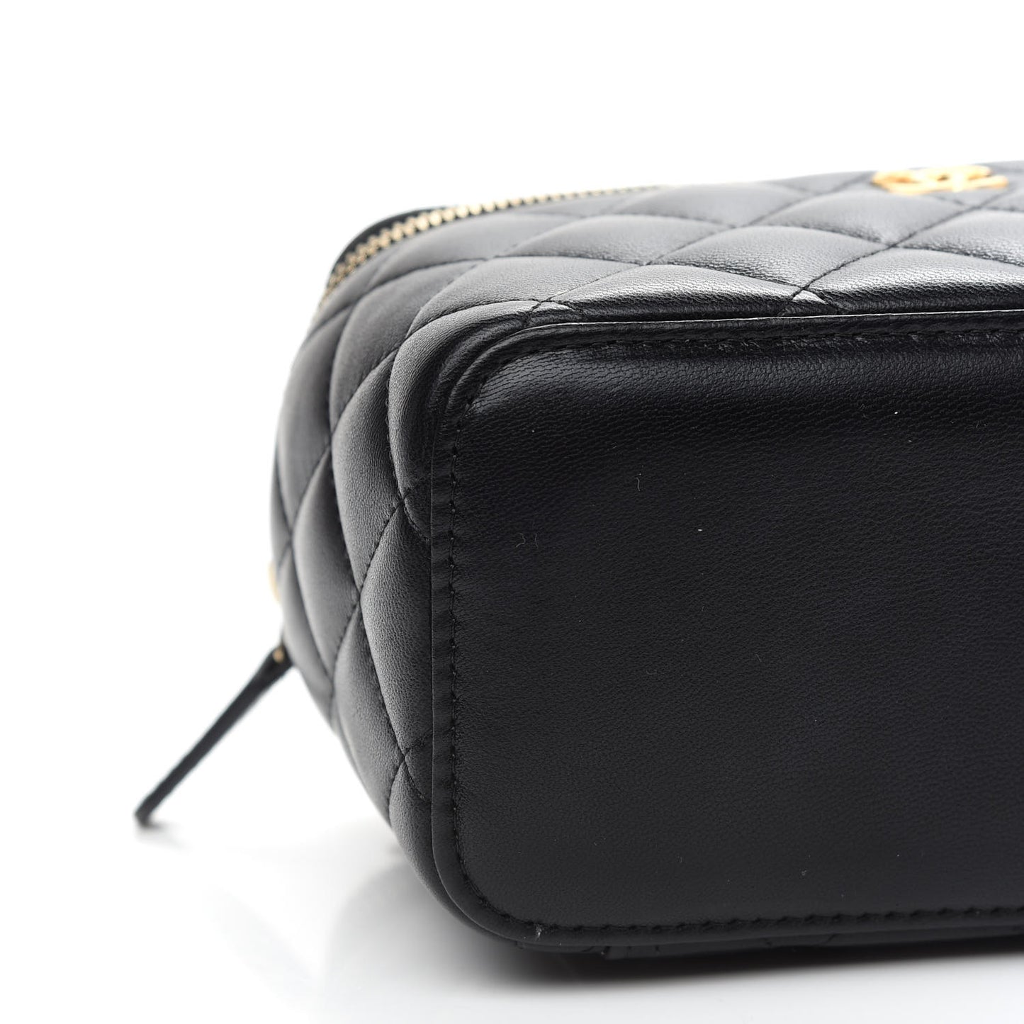 Lambskin Quilted Small Pearl Crush Vanity Case With Chain Black