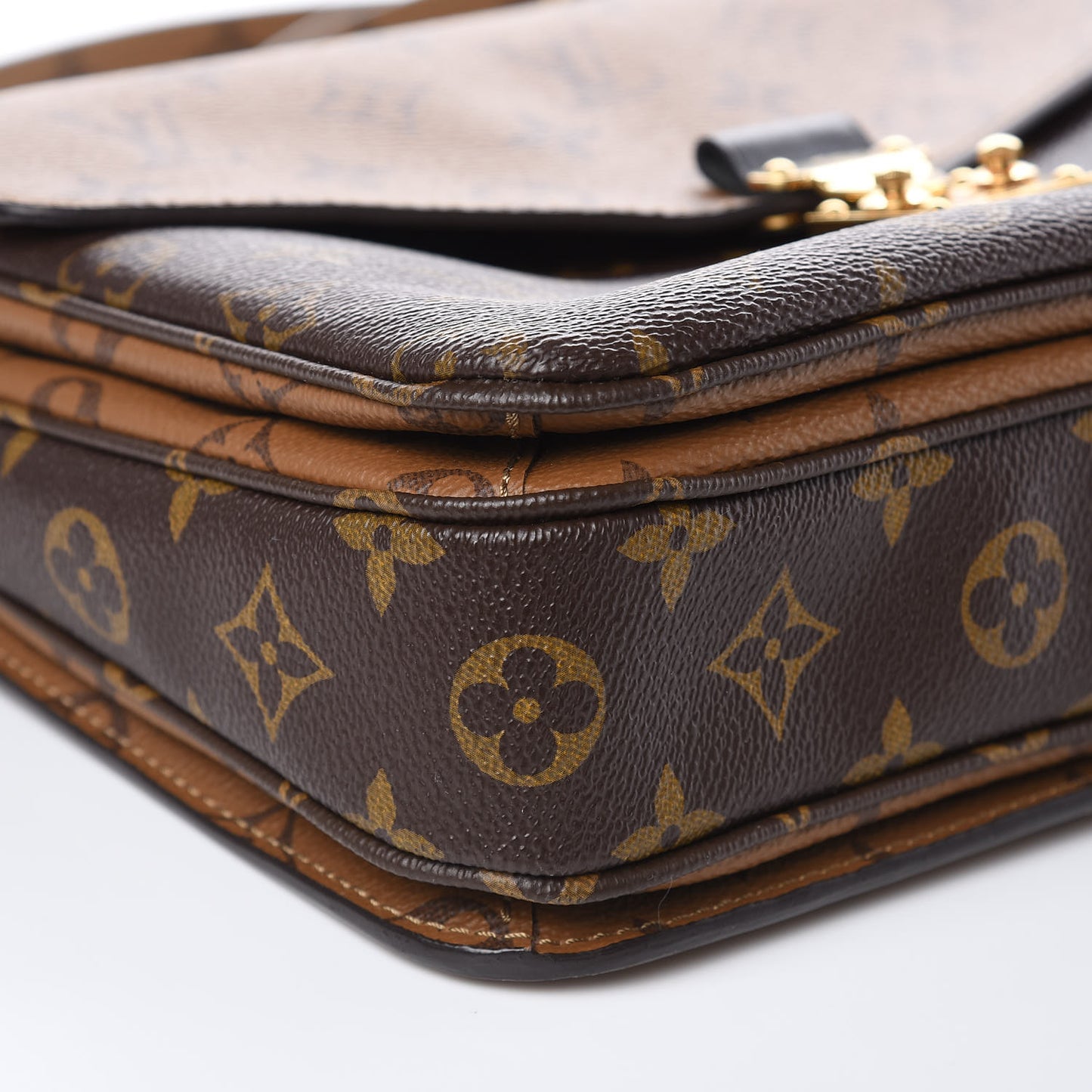 Reverse Monogram Pochette Metis
