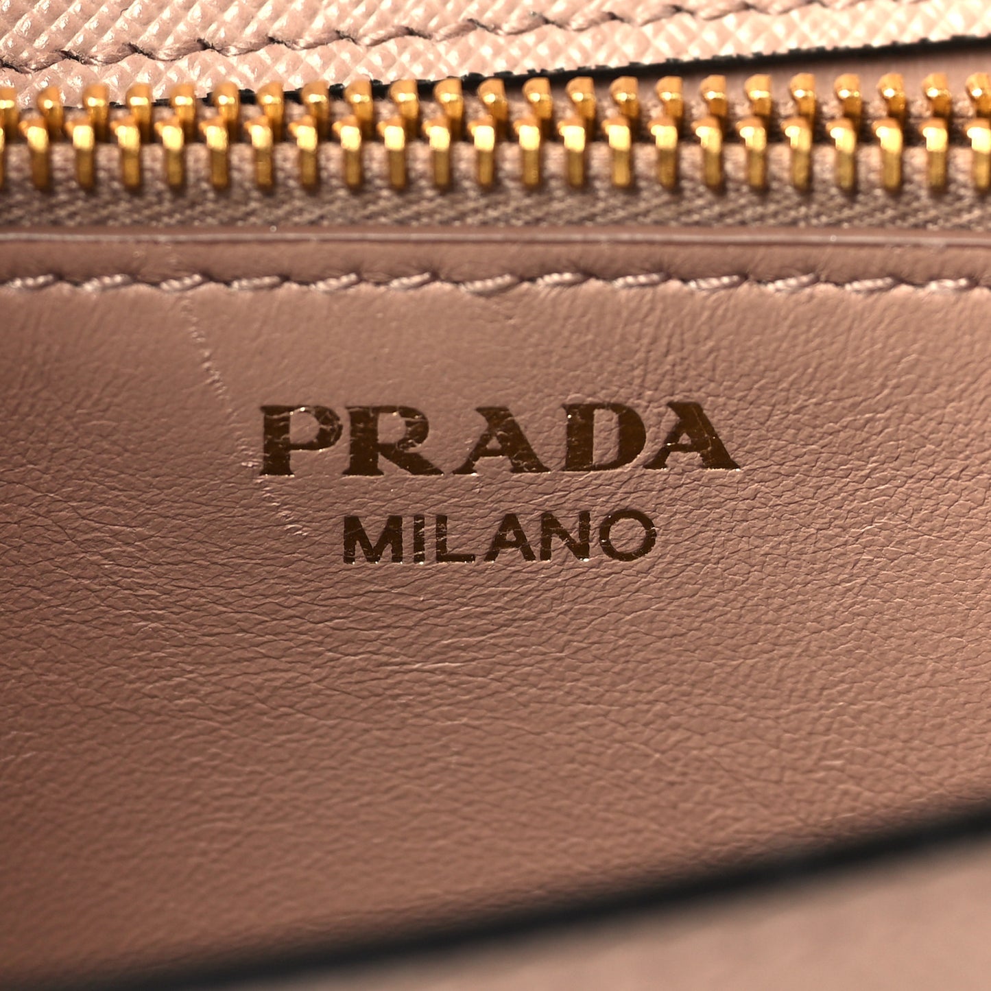 Saffiano Bandoliera Flip Lock Chain Crossbody Bag Cipria