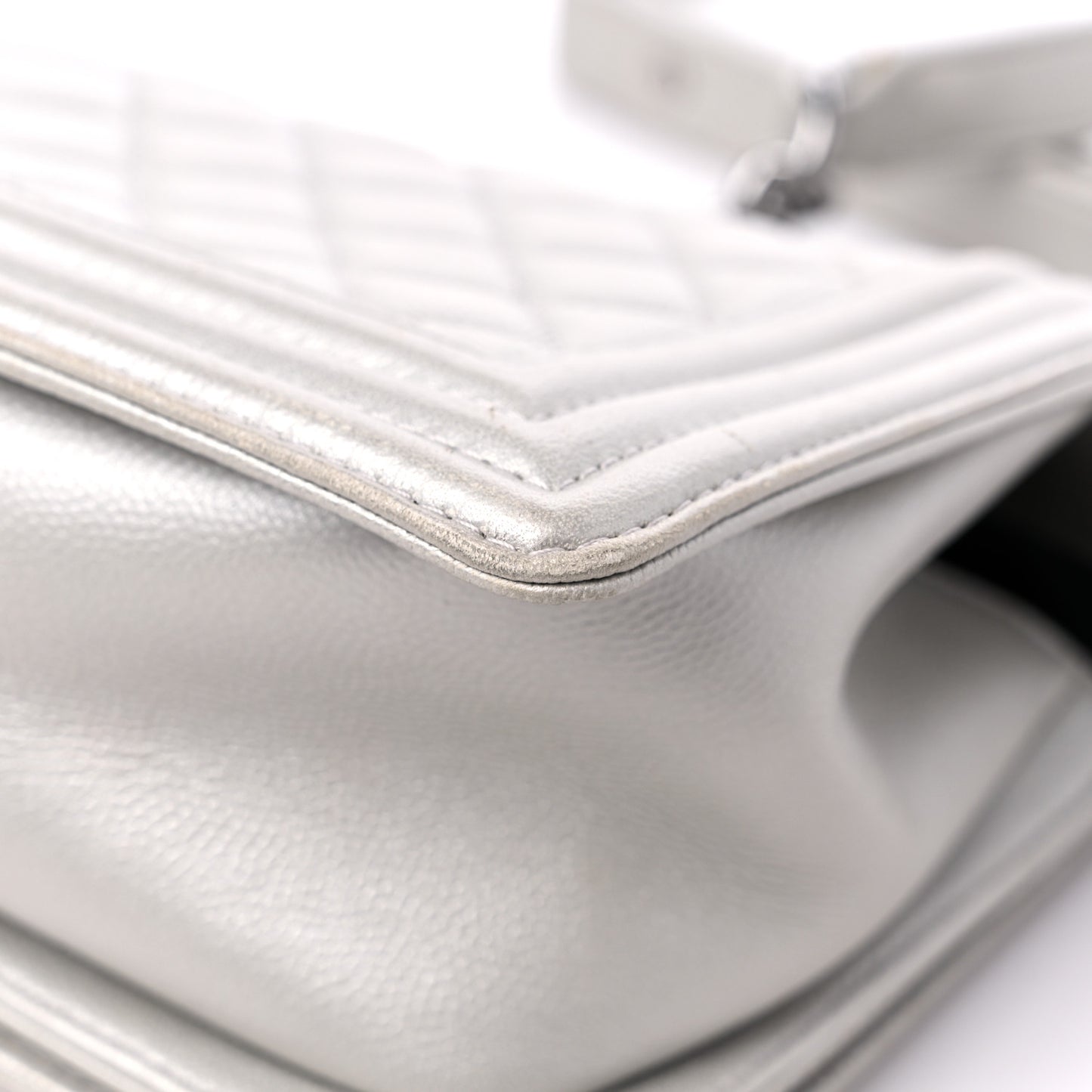 Metallic Caviar Quilted Medium Boy Flap Silver
