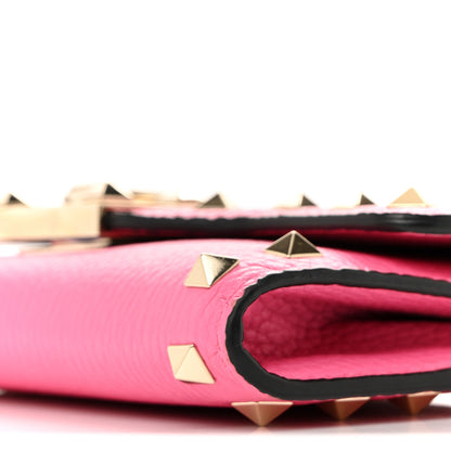Valentino Garavani Pebbled Calfskin Rockstud Flip Lock Wallet On Chain Feminine Pink 16 of 19
