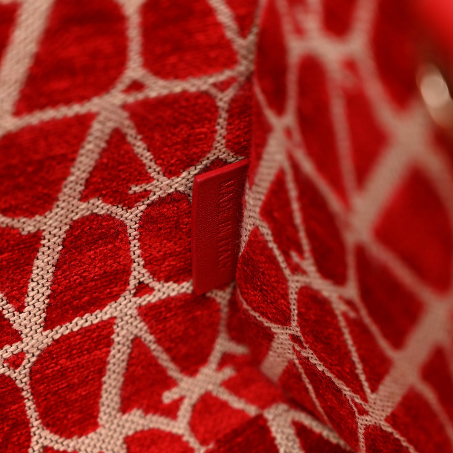Toile Iconographe Goatskin Le Troisieme Shopping Bag Naturale Rosso Valentino