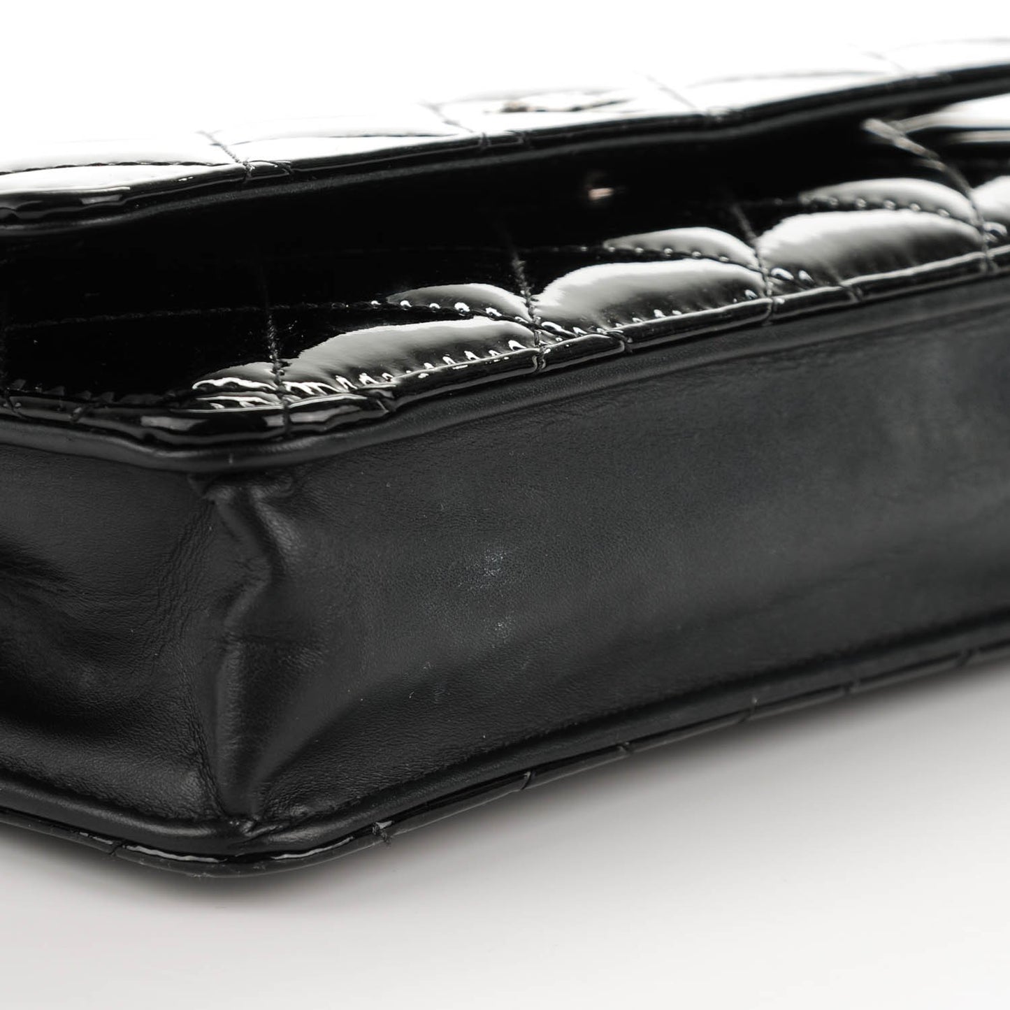 Patent Quilted Wallet On Chain WOC Black