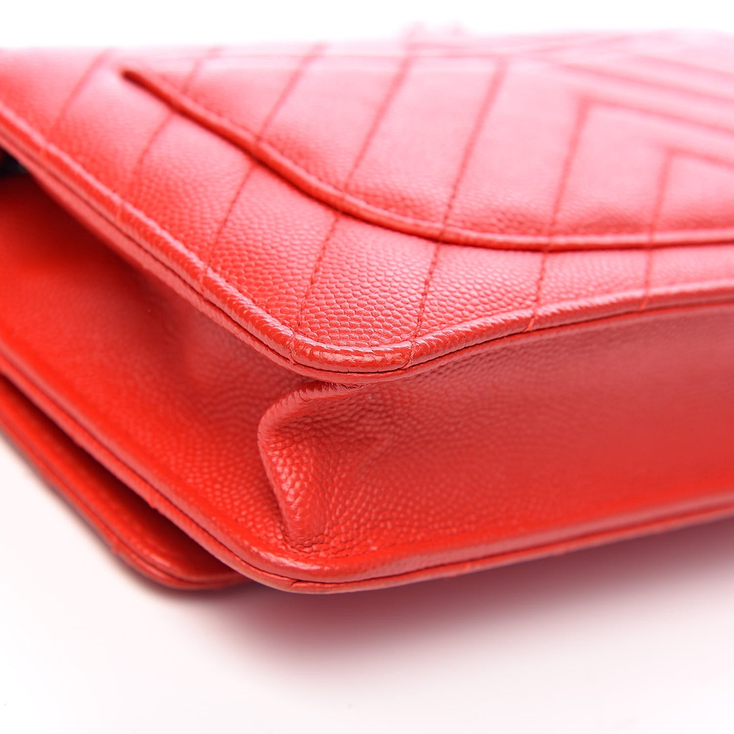 Caviar Chevron Quilted Wallet On Chain WOC Red