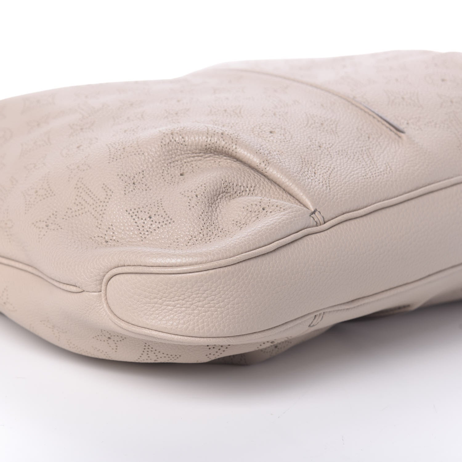 Louis Vuitton Mahina Selene MM Sandy 8 of 9