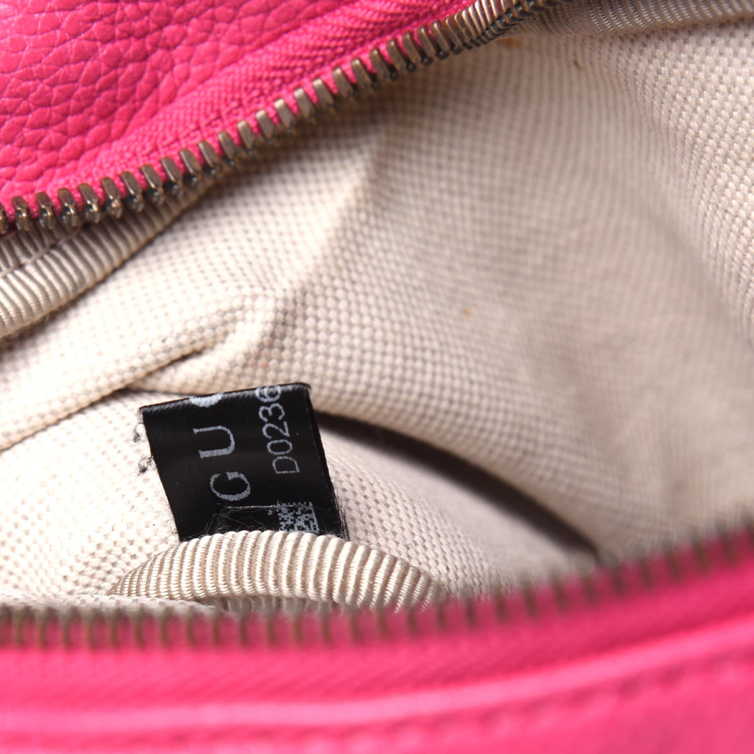 Gucci Grained Calfskin Logo Belt Bag Pink 8 of 17