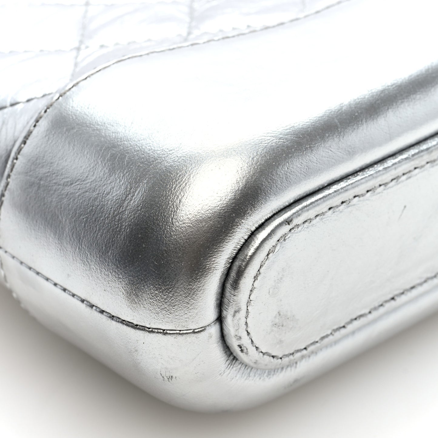 Metallic Lambskin Calfskin Quilted Small Gabrielle Clutch With Chain Silver