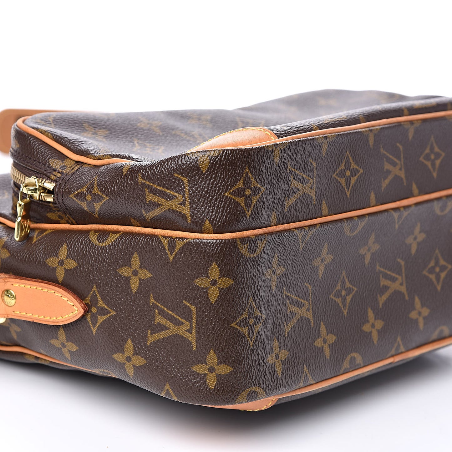 Monogram Nil 28