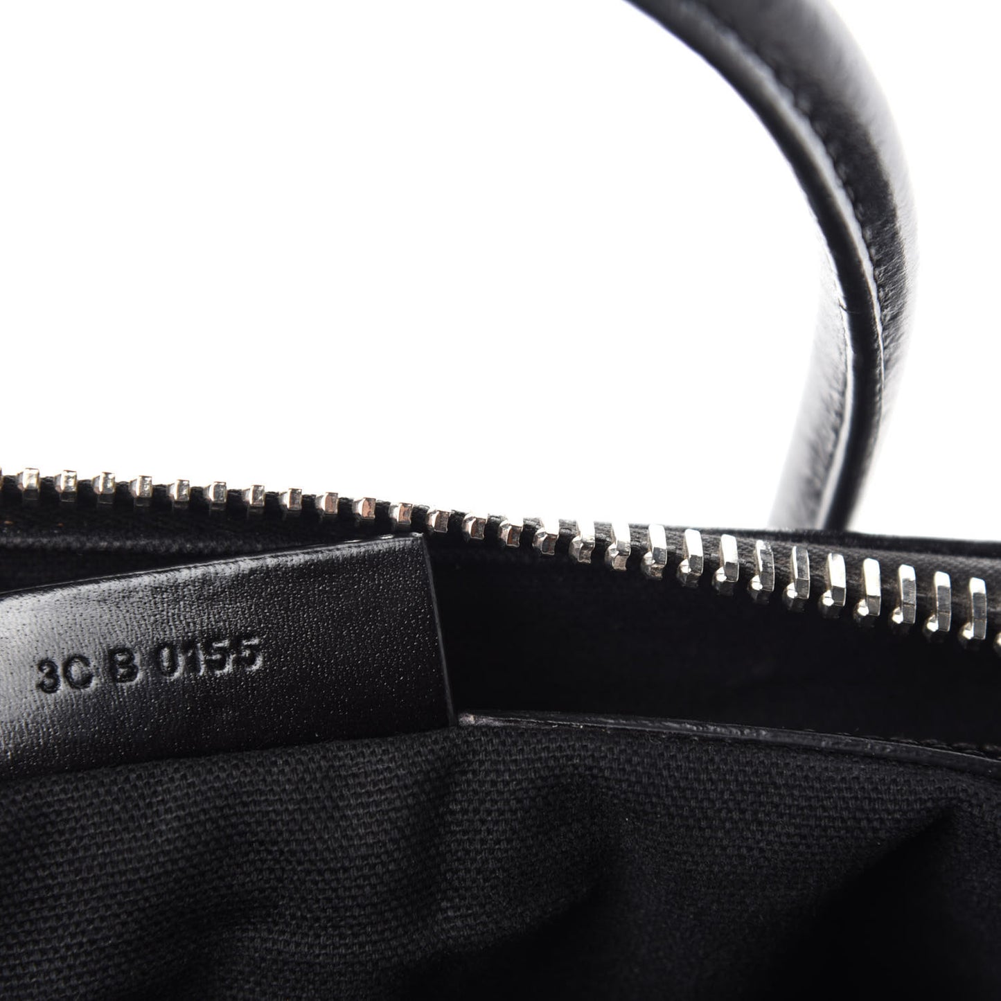 Shiny Lord Calfskin Medium Antigona Black