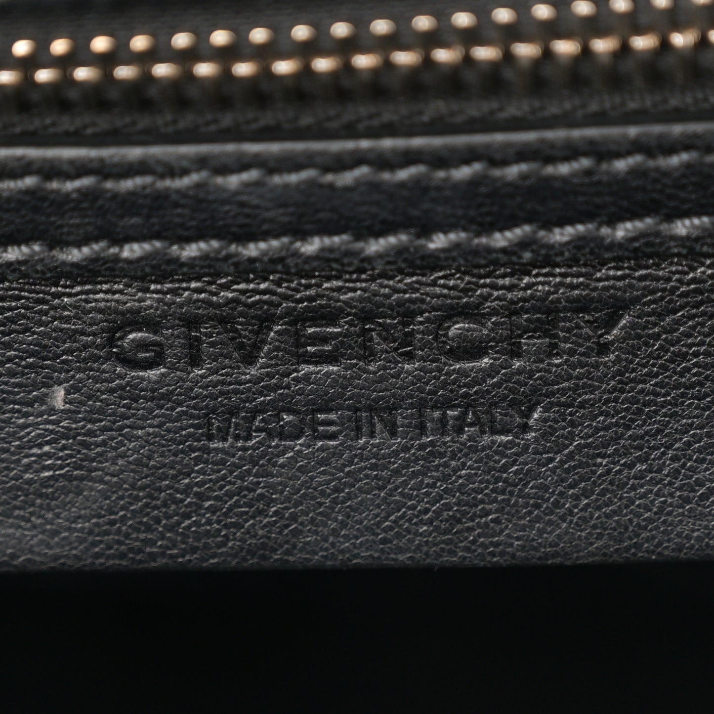 Calfskin Crocodile Embossed Small Antigona Black