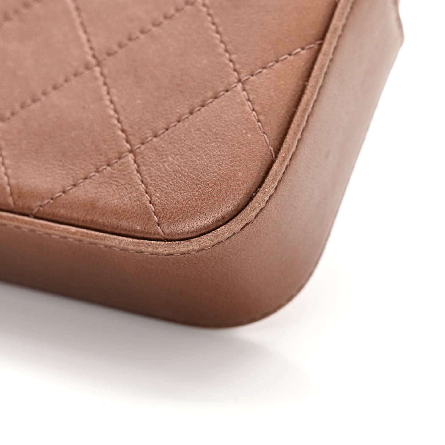 Metallic Goatskin Enamel Quilted Small Clutch With Chain Brown