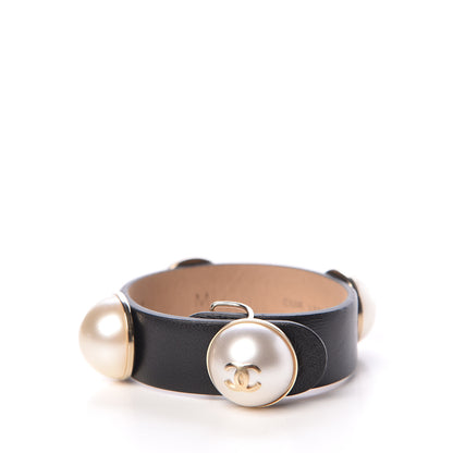 Chanel Lambskin Pearl CC Bracelet M Black 3 of 7
