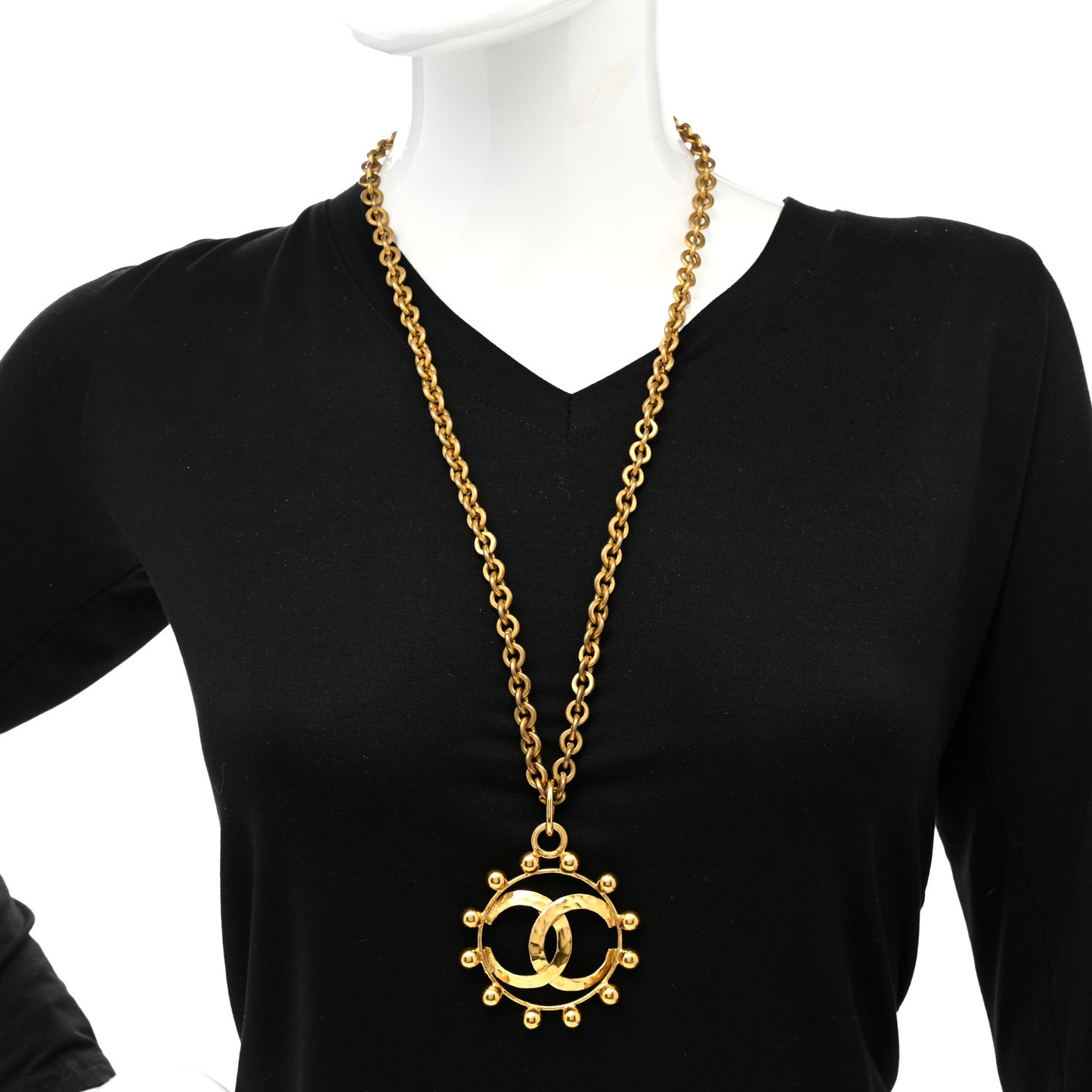 Metal CC Round Pendant Necklace Gold