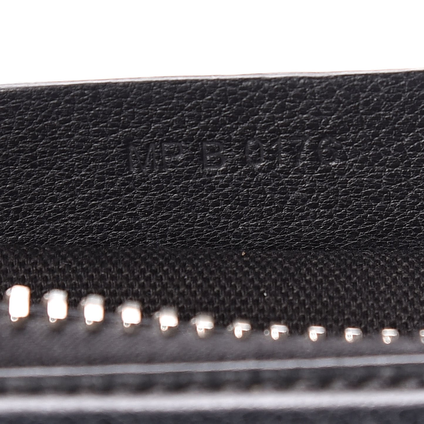 Sugar Goatskin Medium Antigona Black