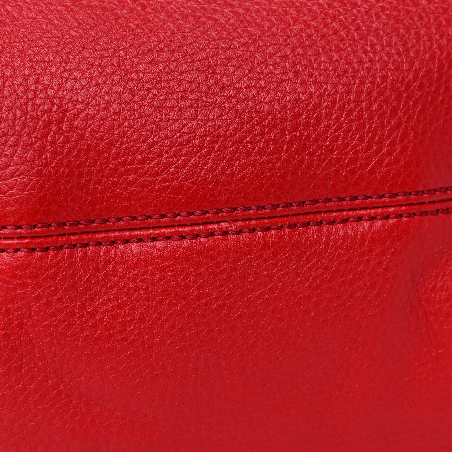 Pebbled Calfskin Medium Soho Chain Hobo Red