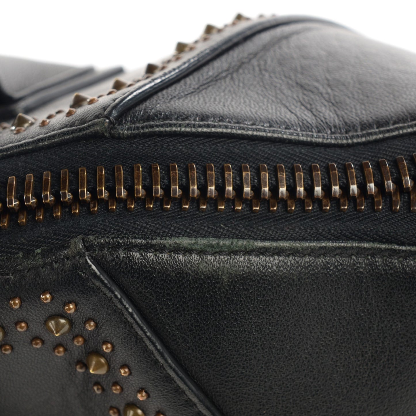 Calfskin Medium Studded Antigona Black