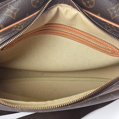 Louis Vuitton Monogram Reporter PM 6 of 9