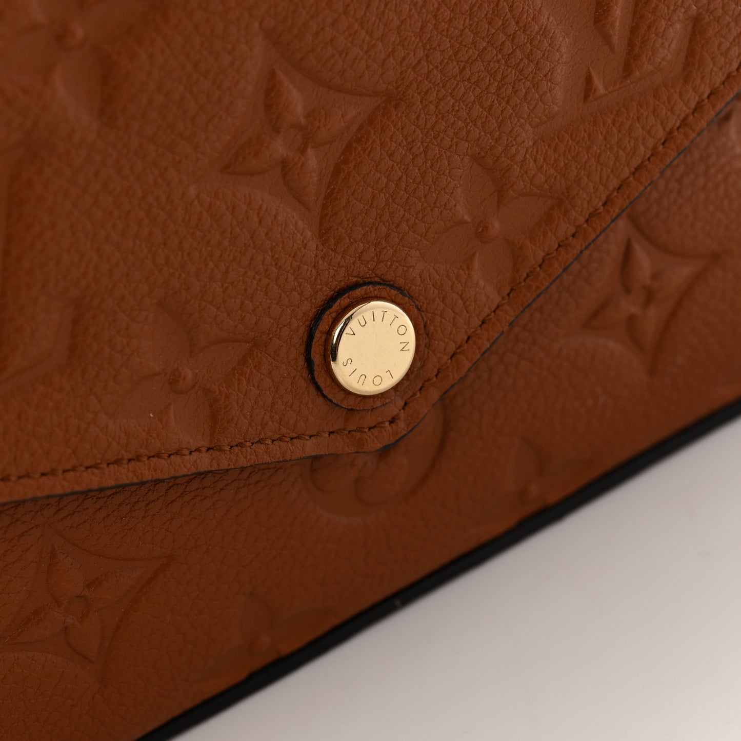 Empreinte Pochette Felicie Chain Wallet Cognac