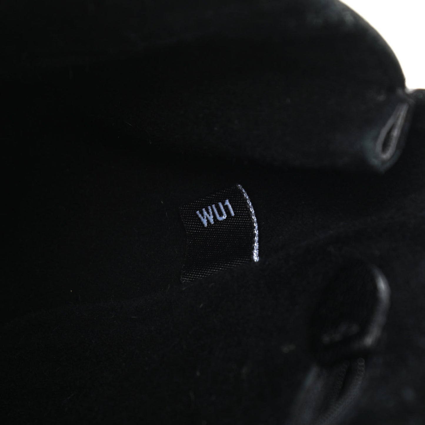 Glossy Goatskin Medium Lily Black