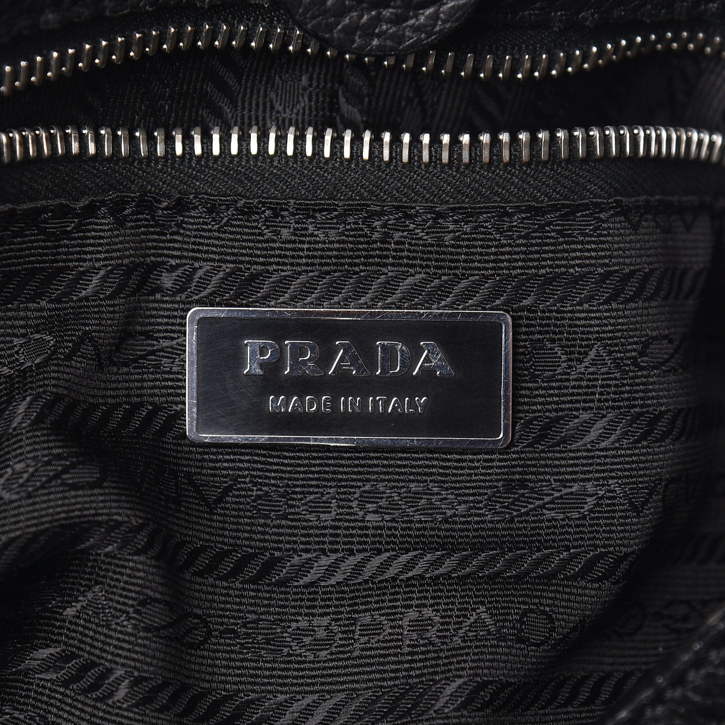 Vitello Daino Shoulder Bag Black