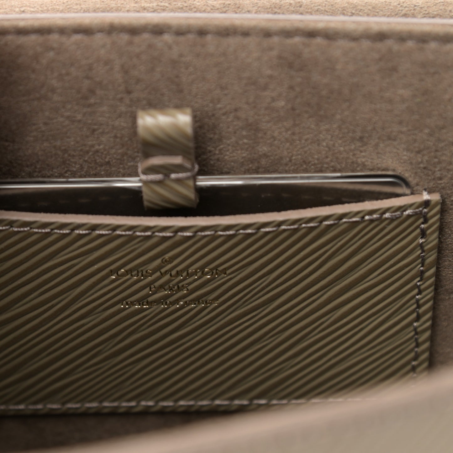 Epi Twist Shoulder Bag MM Smokey Brown