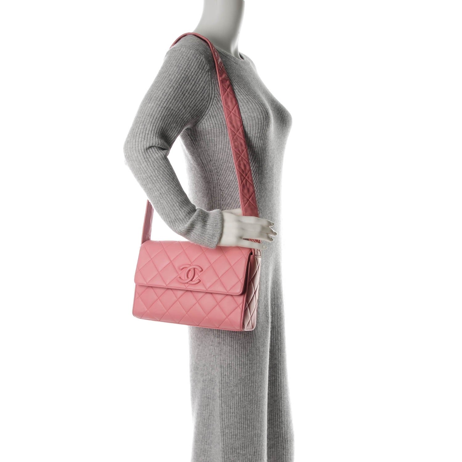 Chanel Lambskin Quilted CC Flap Pink 2 of 11