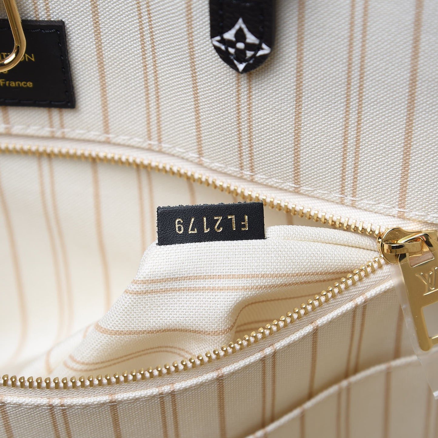 Monogram Giant Jungle Onthego GM Ivory