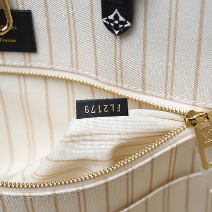 Louis Vuitton Monogram Giant Jungle Onthego GM Ivory 7 of 11