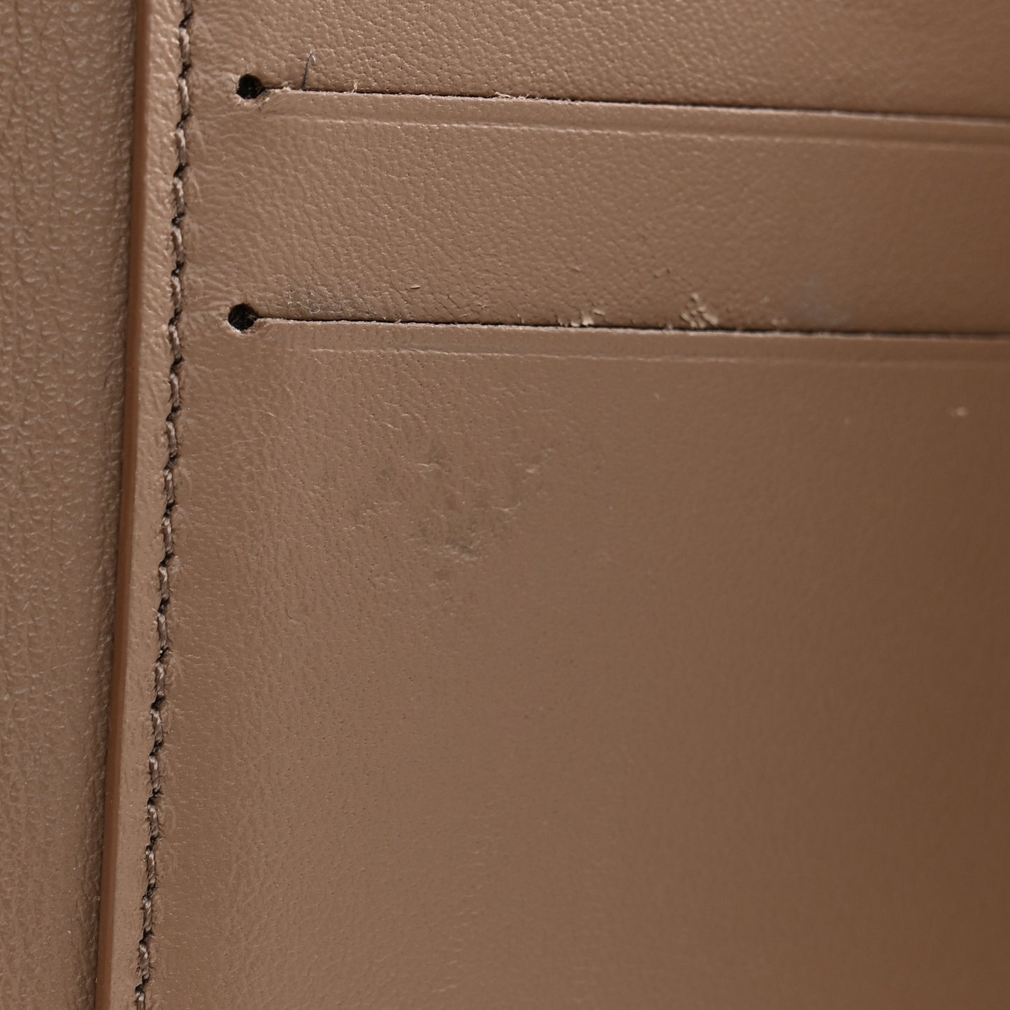 Taurillon Capucines Compact Wallet Magnolia