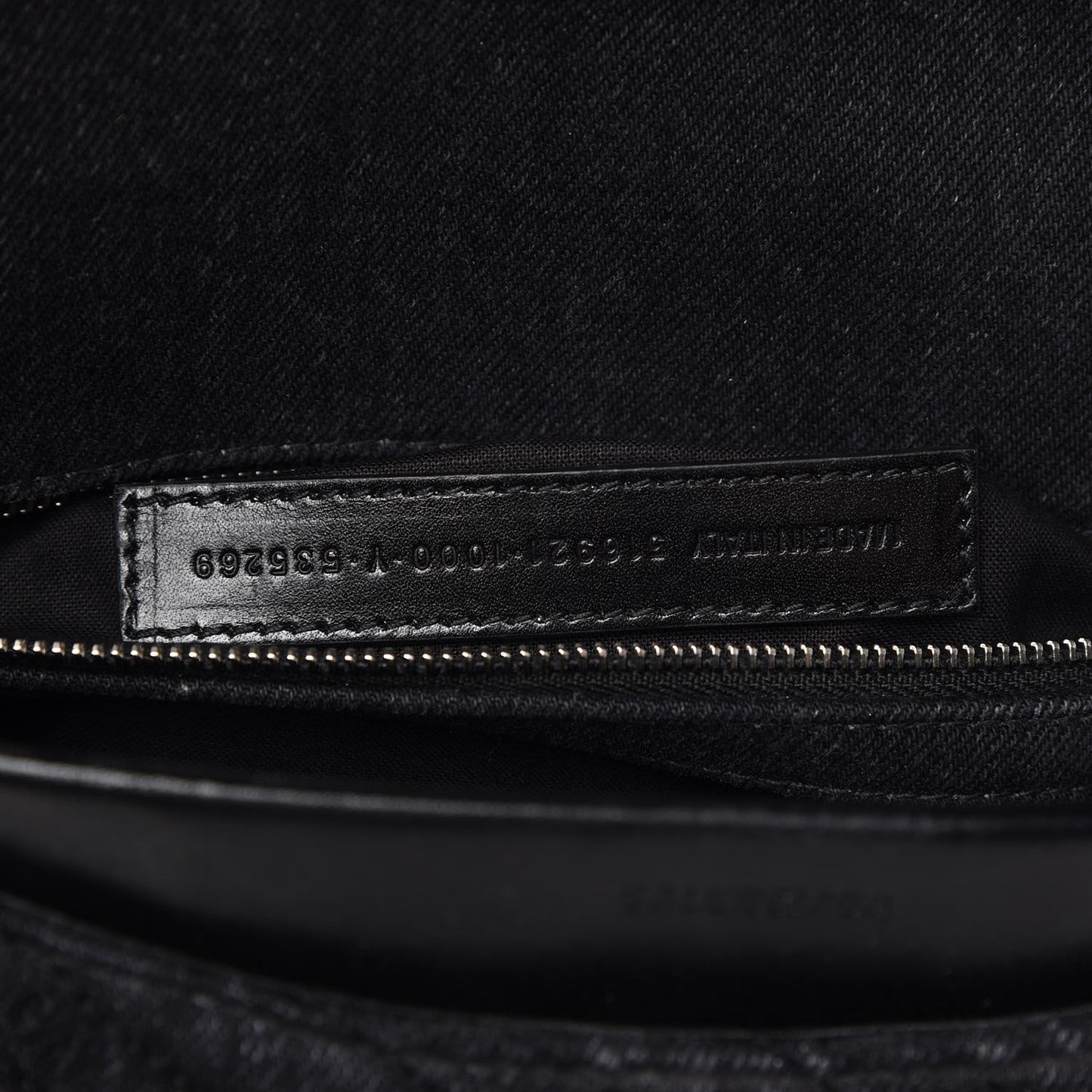 Destroyed Denim Jacquard Logo Matelasse M BB Round Shoulder Bag Black