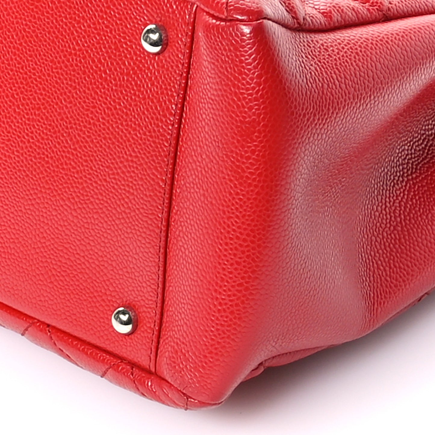 Caviar Quilted XL Grand Shopping Tote GST Red