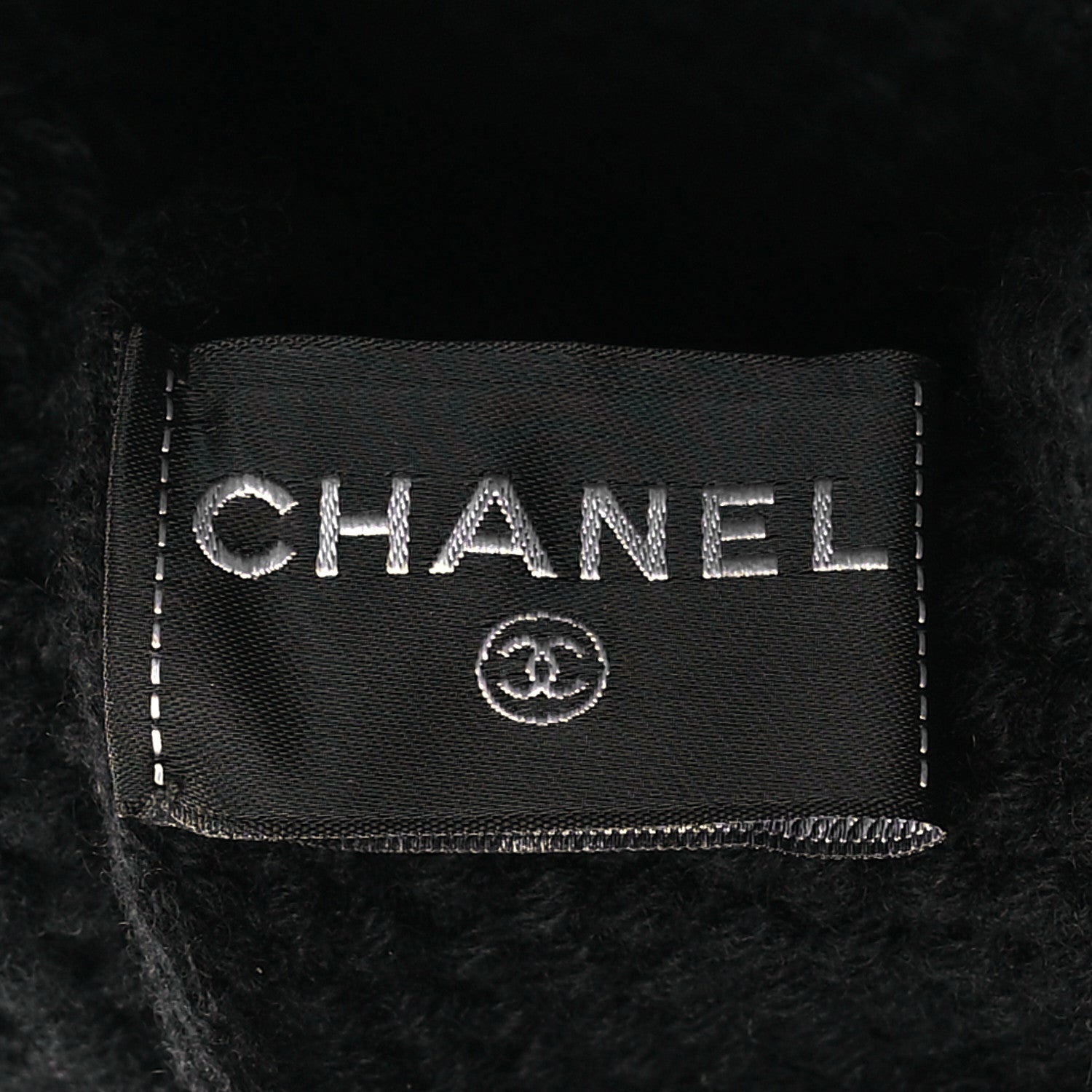 Chanel Cashmere CC Beanie Hat Black Pink 4 of 4