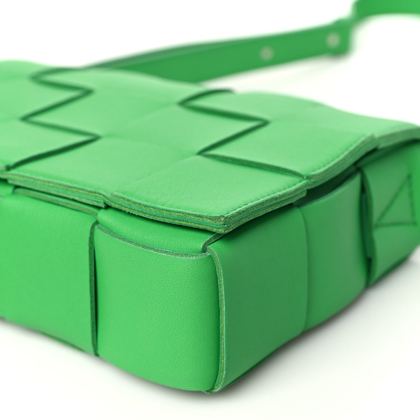 Lambskin Maxi Intrecciato Cassette Crossbody Bag Grass
