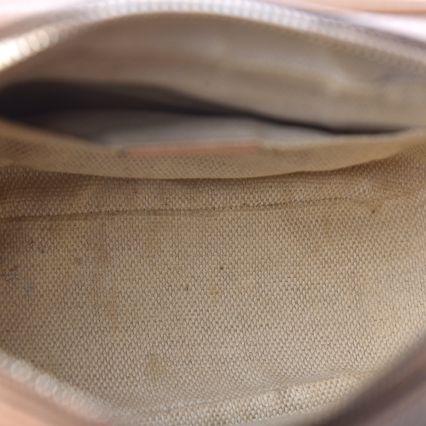 Pebbled Calfskin Small Soho Disco Bag Camelia