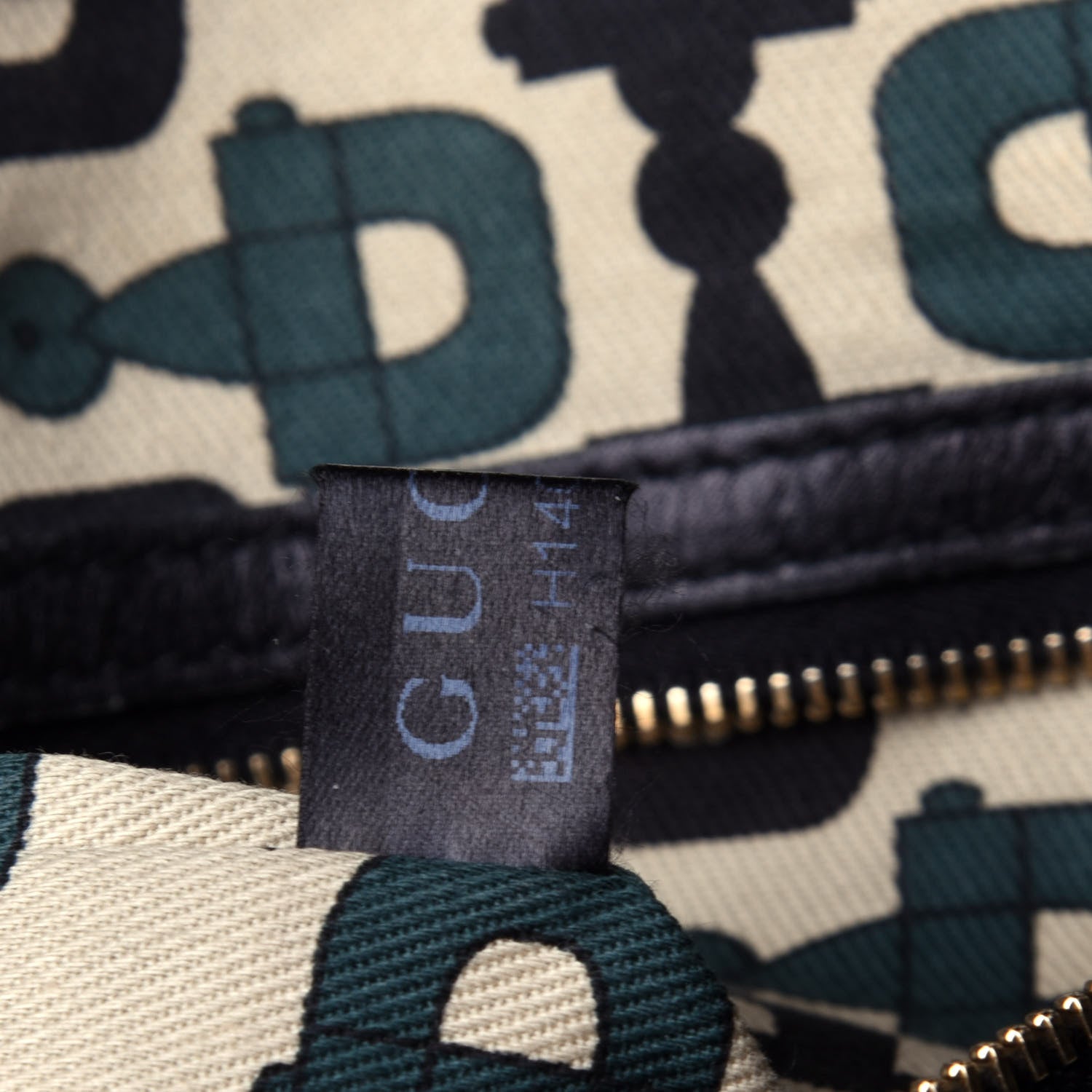 Gucci Guccissima Small Pelham Shoulder Bag Black 8 of 13