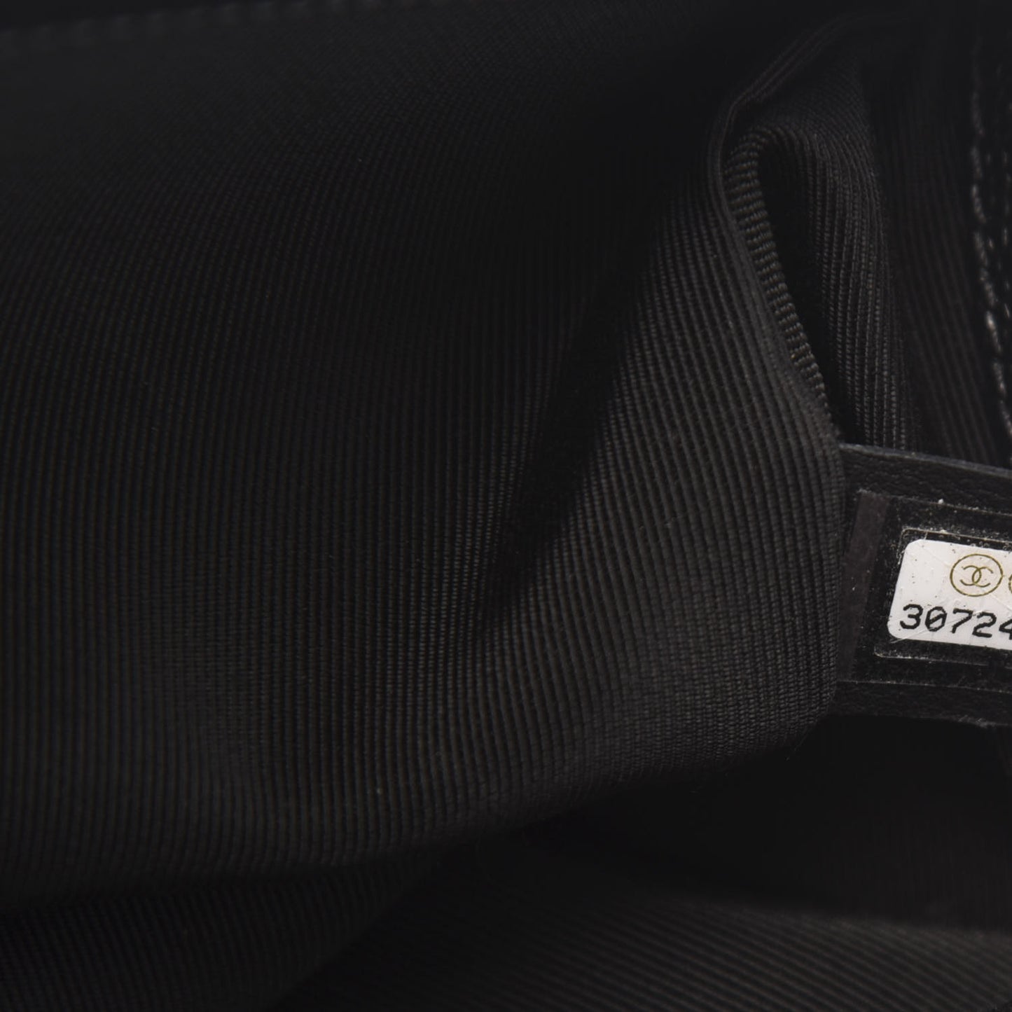 Caviar Quilted Medium Boy Flap Black