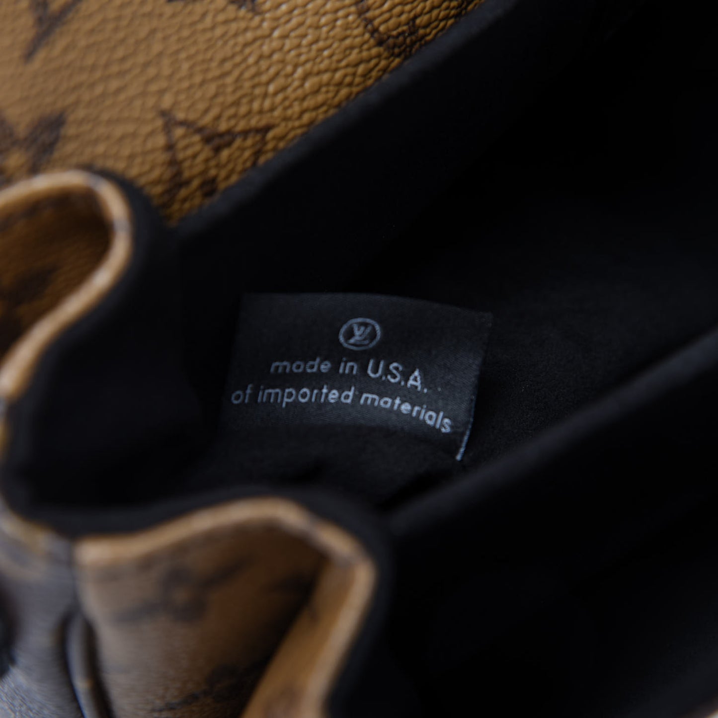 Reverse Monogram Pochette Metis