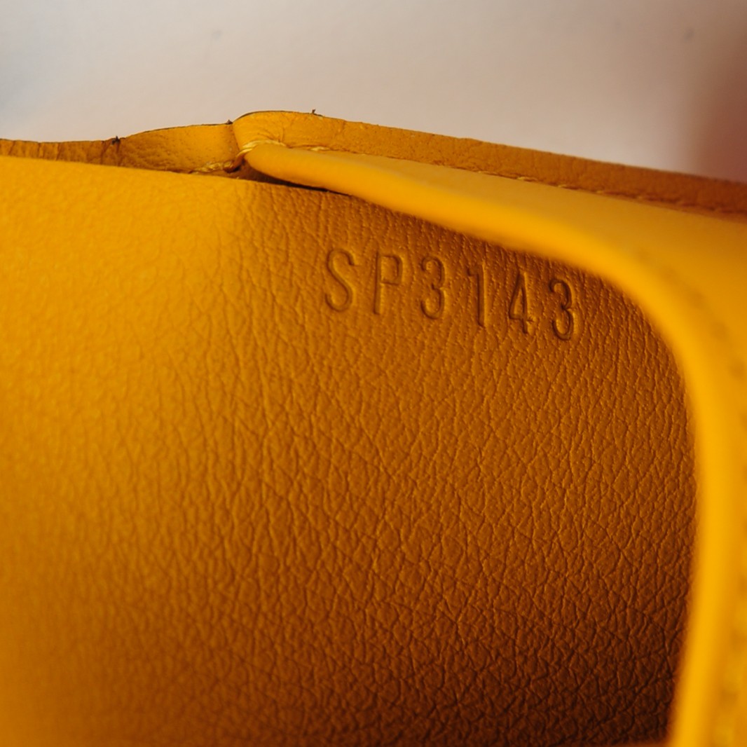 Louis Vuitton Taurillon Multiple Wallet Tournesol 7 of 7