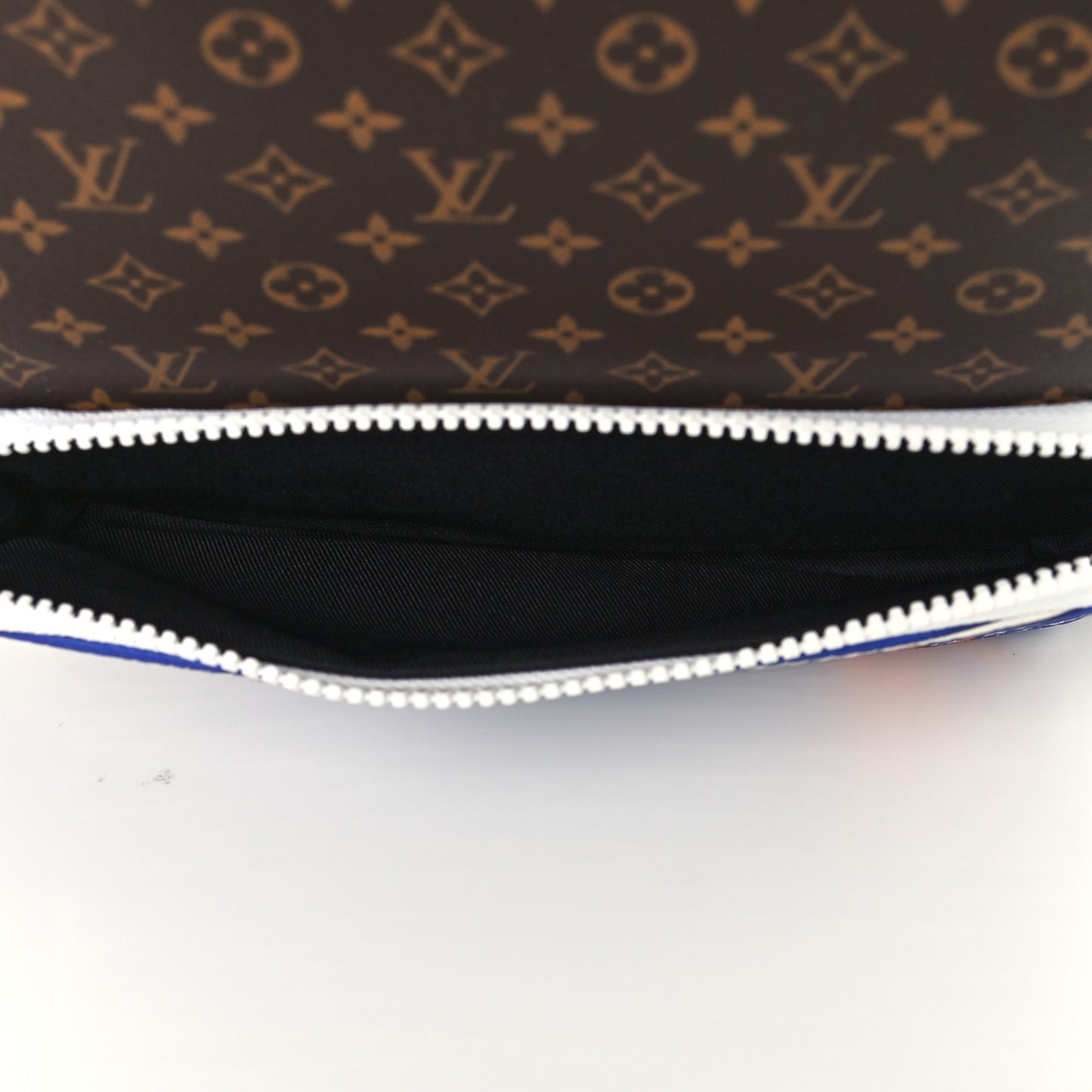 Monogram A4 Multipocket Pochette